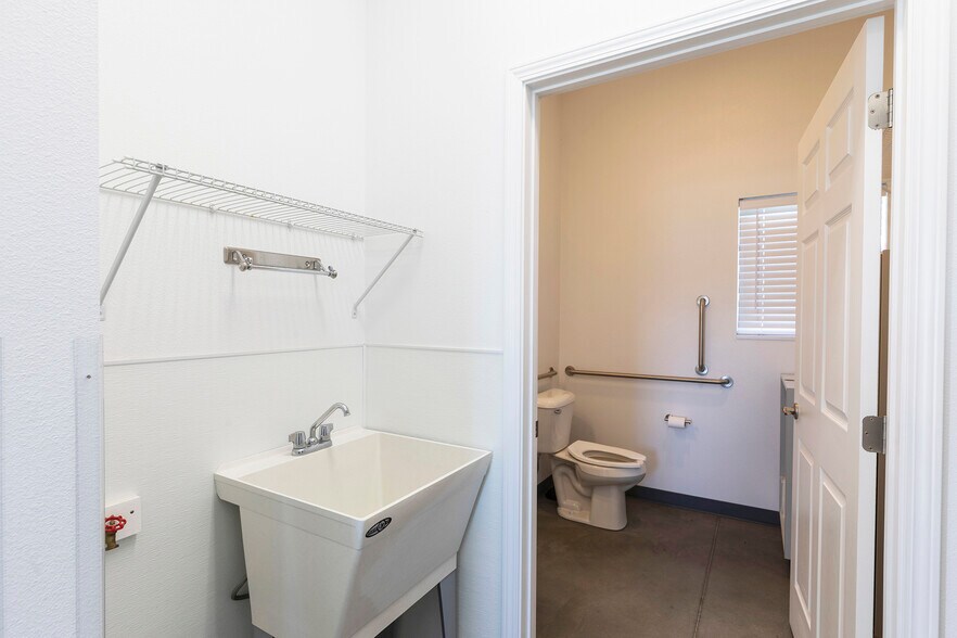 More Photos Of 115 Valley View St, Stevensville Restaurant For Sale