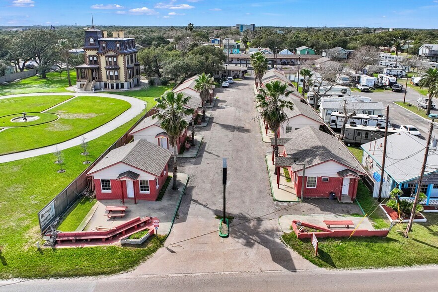 More Photos Of 309 S Fulton Beach Rd, Rockport Hotel For Sale
