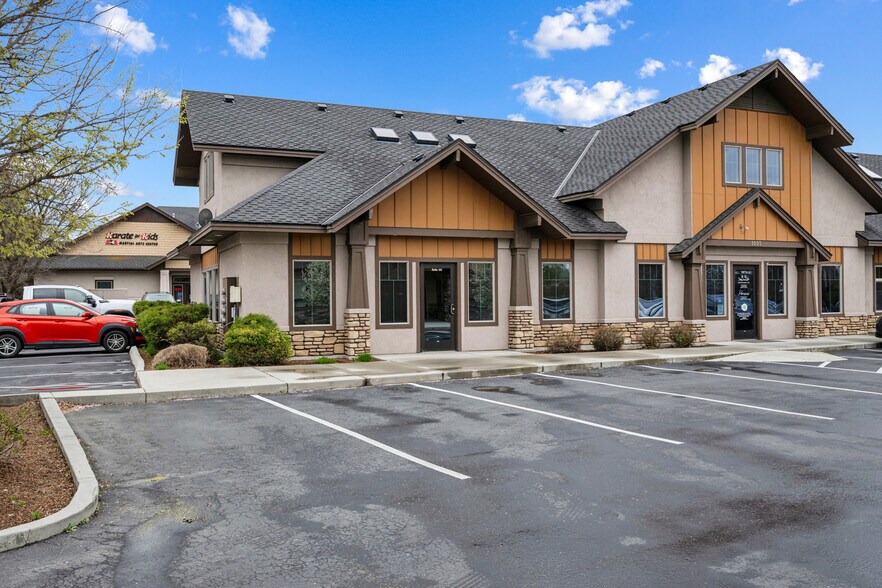 Primary Photo Of 1093 E Iron Eagle Dr, Eagle Medical For Lease