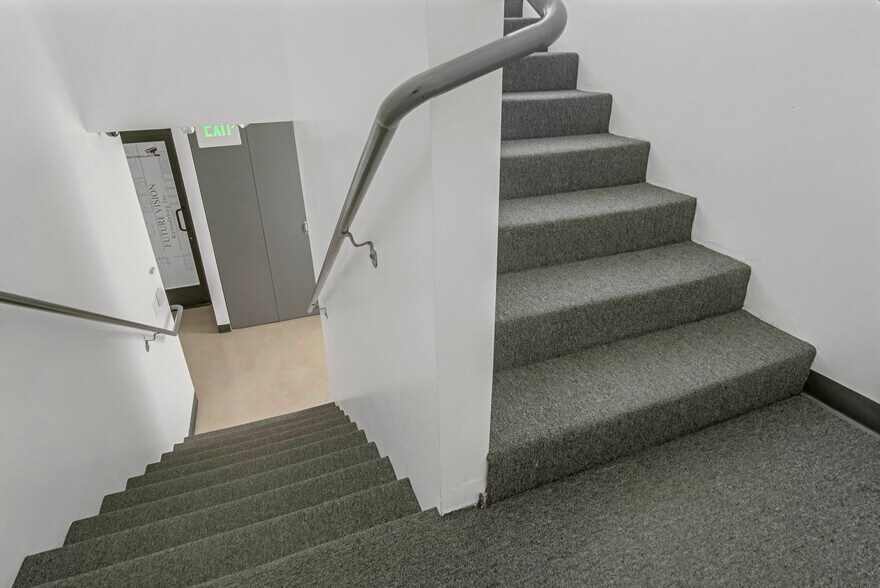 More Photos Of 18709 Topham St, Tarzana Loft Creative Space For Sale