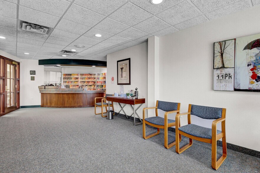 More Photos Of 1511 Northway Dr, Saint Cloud Medical For Sale