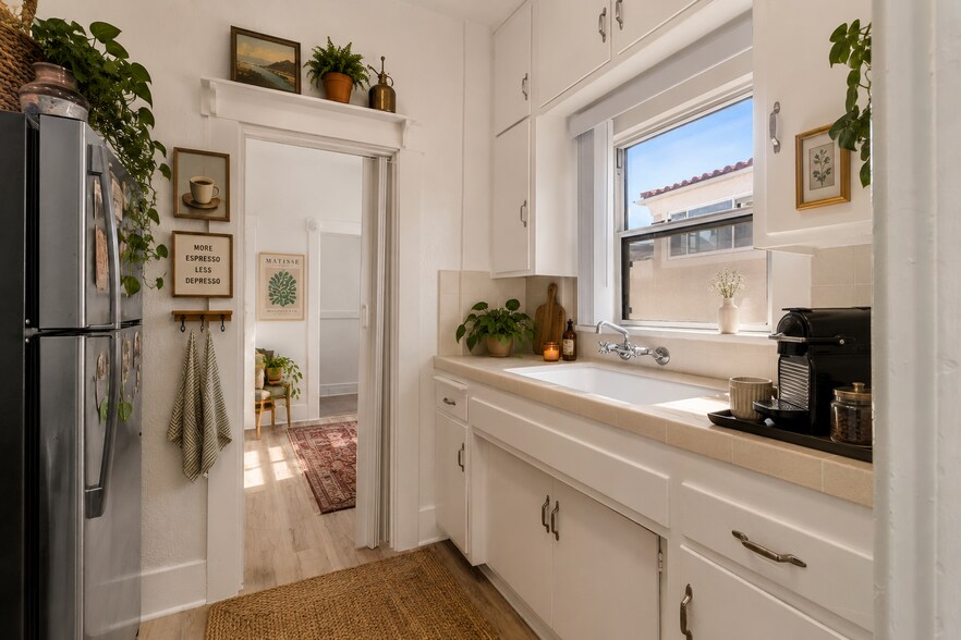 More Photos Of 1644 Monterey Blvd, Hermosa Beach Multifamily For Sale