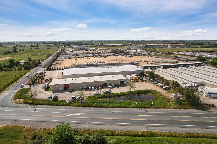 More Photos Of 12811 E Brandt Rd, Lockeford Warehouse For Sale