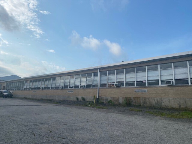More Photos Of 33 Division St, Manville Schools For Lease