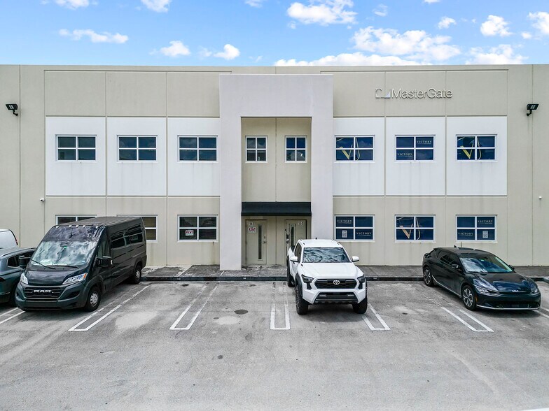 More Photos Of 10900 NW 21st St, Miami Warehouse For Sale