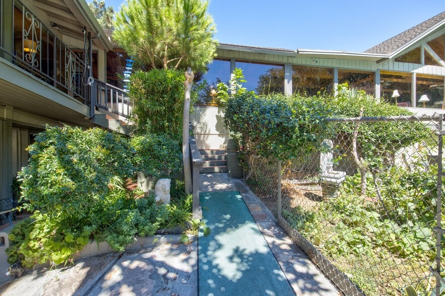 More Photos Of 13383 Sierra Way, Kernville Hotel For Sale