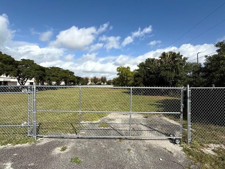 More Photos Of 1521 Neptune Drive Dr, Boynton Beach Land For Sale