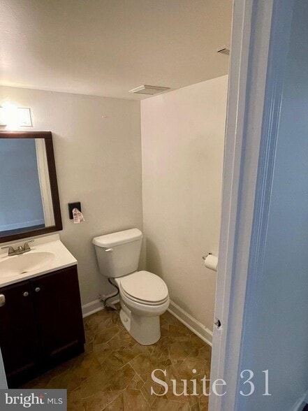 More Photos Of 5201-5215 W Woodmill Dr, Wilmington Medical For Sale
