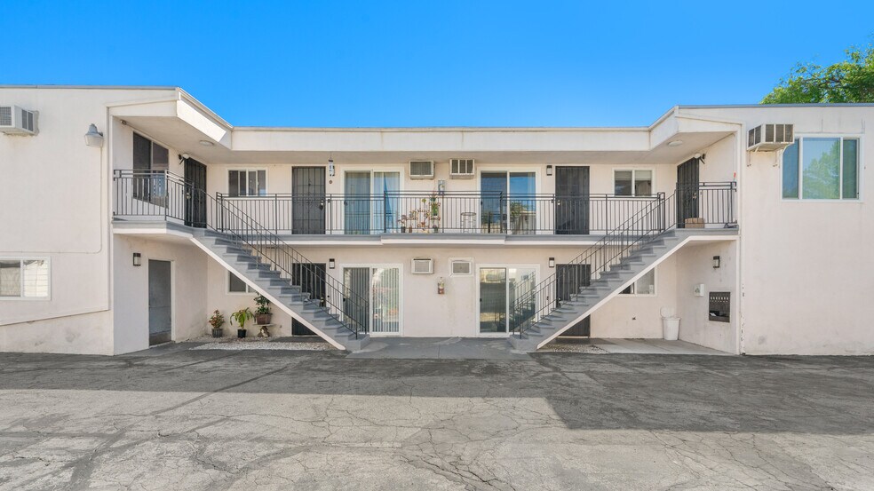 Primary Photo Of 14525 Albers St, Sherman Oaks Apartments For Sale