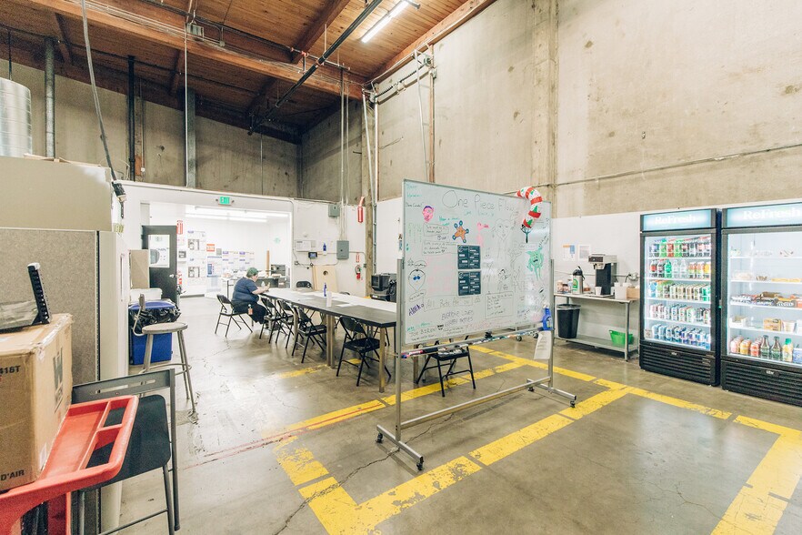 More Photos Of 111 SE Yamhill St, Portland Warehouse For Sale