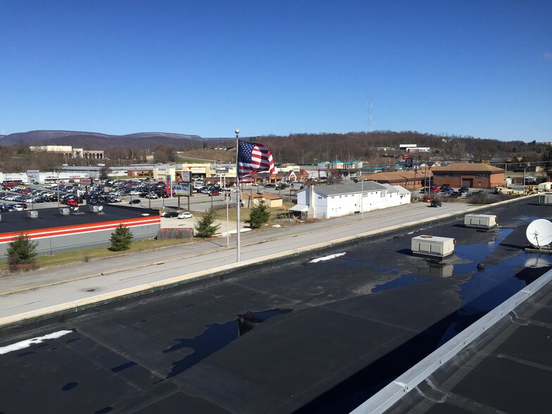 More Photos Of 3121 Pleasant Valley Blvd, Altoona Light Distribution For Lease