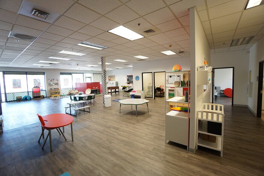 More Photos Of 6501 W Grandridge Blvd, Kennewick Unknown For Lease