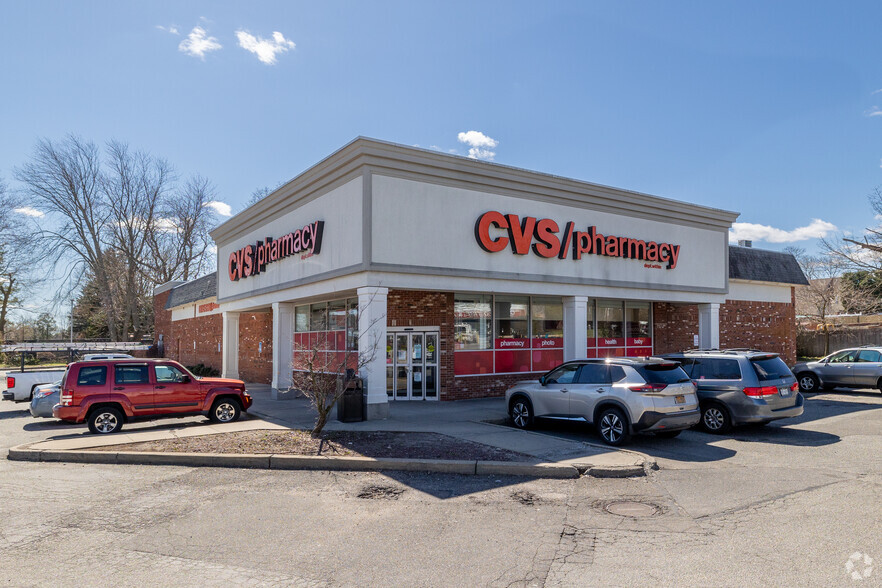 Primary Photo Of 111 Depot Rd, Huntington Station Drugstore For Sale