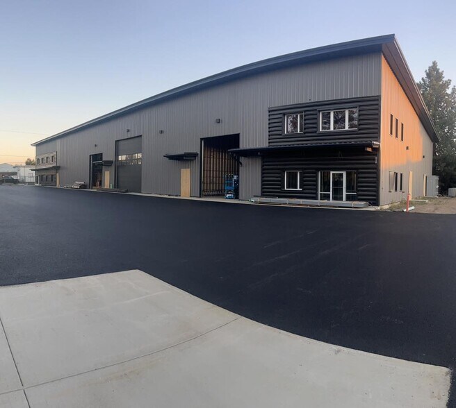 More Photos Of 6402 Helena St, Spokane Light Distribution For Lease