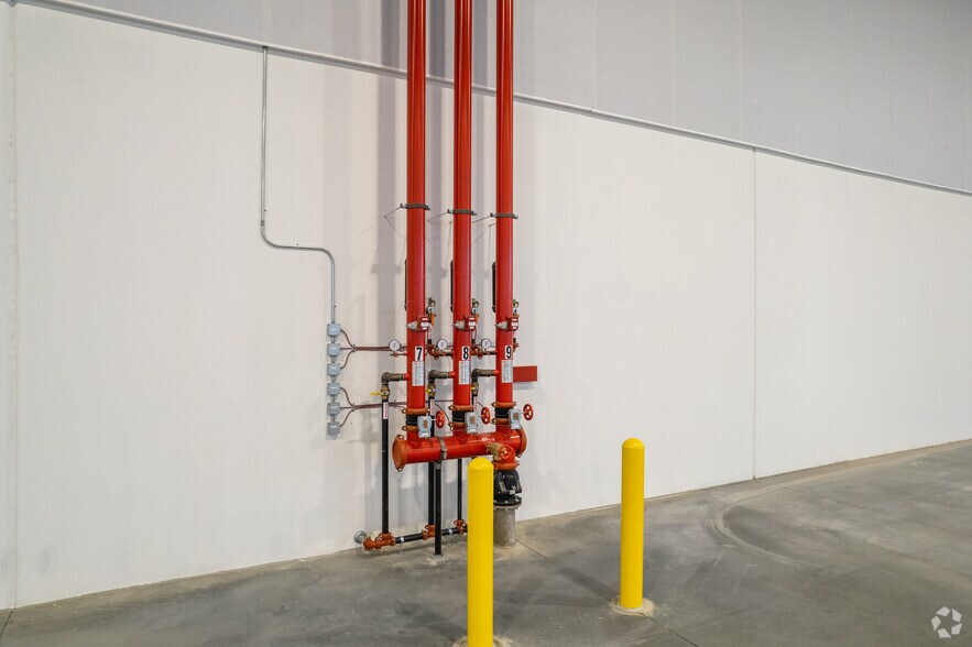 More Photos Of 1000 Carson Ct, Palmer Township Distribution For Lease