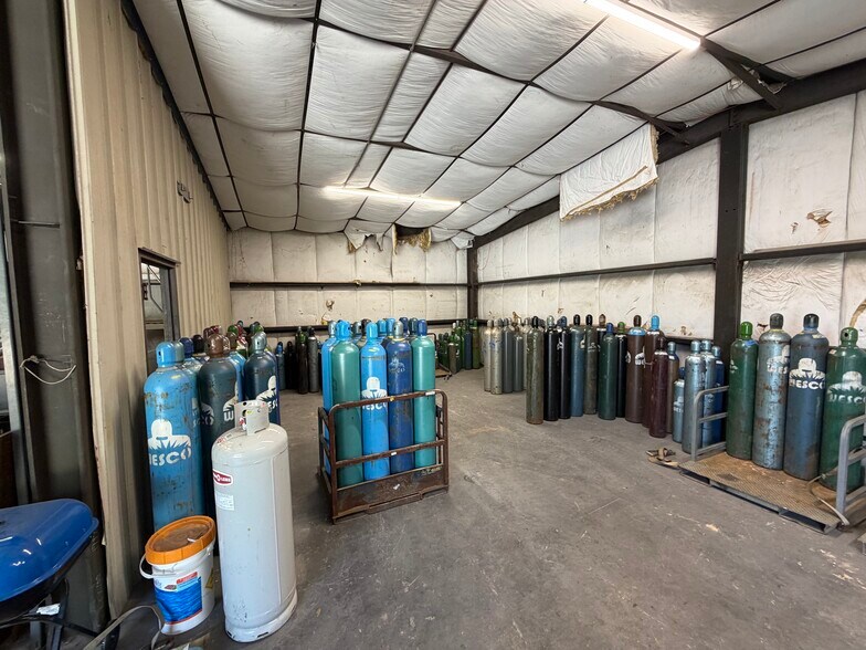 More Photos Of 431 Racetrack Rd Nw, Fort Walton Beach Flex For Sale