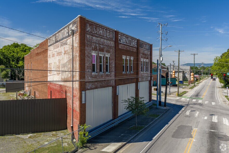 More Photos Of 2200 Glass St, Chattanooga Storefront Retail Residential For Sale