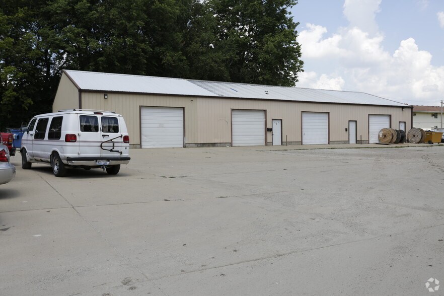 Primary Photo Of 1206 S Adelaide St, Normal Warehouse For Lease