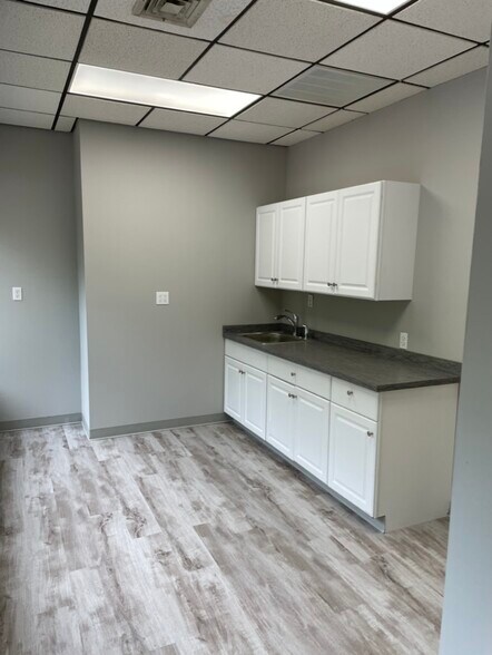 More Photos Of 189 (NYS) Route 25, Riverhead Medical For Sale