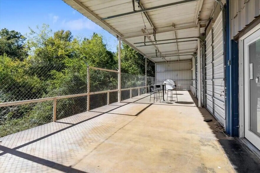 More Photos Of 401 I-30, Winfield Warehouse For Sale