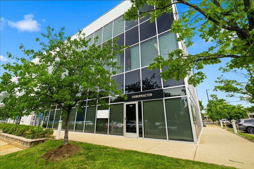 More Photos Of 13880 Braddock Rd, Centreville Medical For Lease