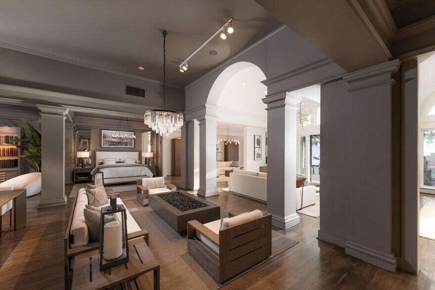 More Photos Of 710-720 State St, Santa Barbara General Retail For Lease