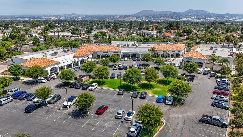 More Photos Of 315-487 Magnolia Ave, Corona Unknown For Lease