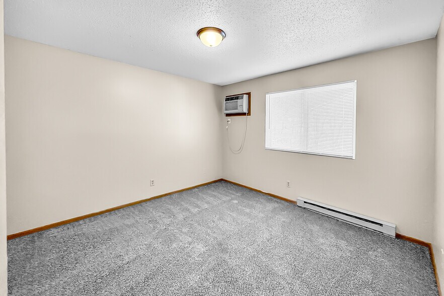 More Photos Of 1201 E Bell Ave, Des Moines Apartments For Sale