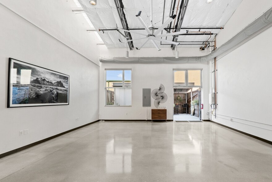 More Photos Of 108 High Rd, Santa Cruz Flex For Sale