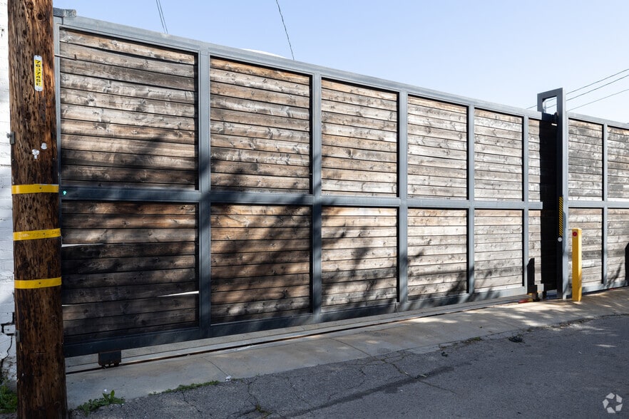 More Photos Of 7624-7626 Santa Monica Blvd, West Hollywood Restaurant For Lease