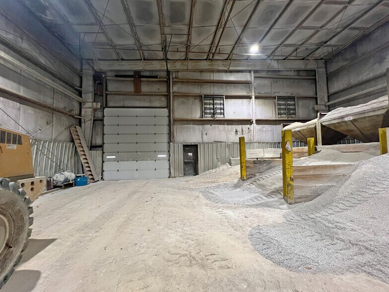 More Photos Of 711 Beaver Rd, Girard Warehouse For Sale
