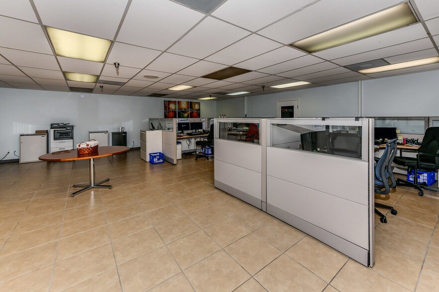 More Photos Of 2313 W Violet, Tampa Medical For Lease