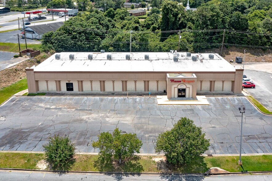 More Photos Of 3720 Bloomfield Village Dr, Macon-Bibb Storefront For Sale