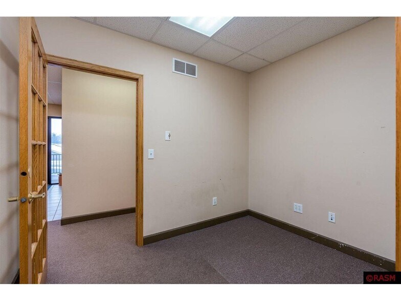 More Photos Of 608 Walnut Ave, Madison Lake Medical For Sale