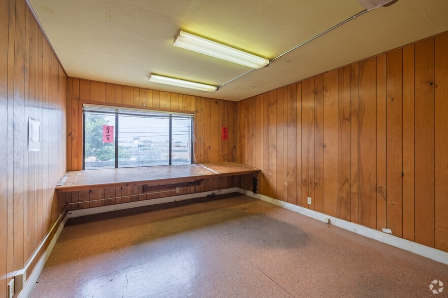 More Photos Of 141 S Maple Ave, South San Francisco Warehouse For Sale