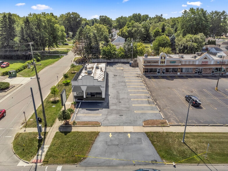 More Photos Of 28407 5 Mile Rd, Livonia Restaurant For Lease