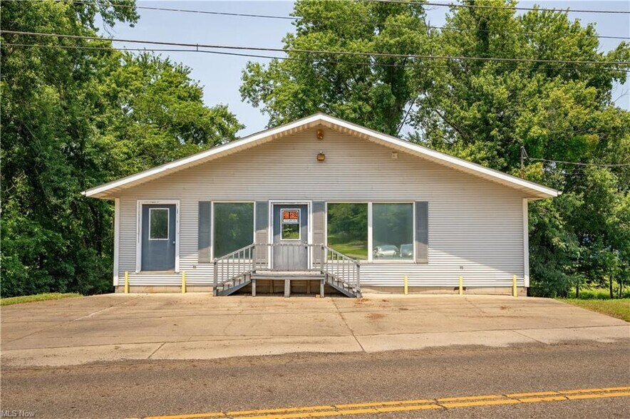 More Photos Of 3249 Coral Rd, Malvern Office For Sale