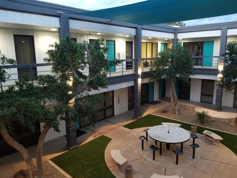 More Photos Of 8601 N Black Canyon Hwy, Phoenix Medical For Lease