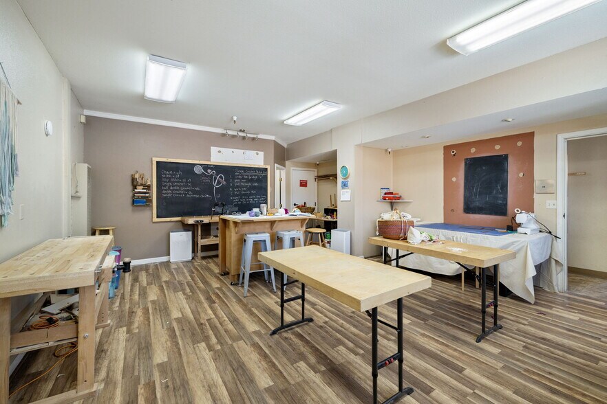 More Photos Of 12315 Deerfield Dr, Truckee Office Residential For Sale