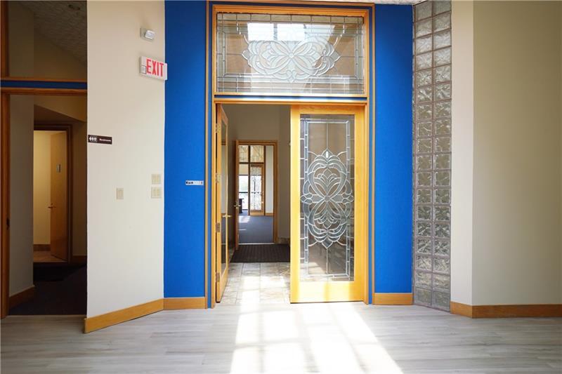 More Photos Of 10431 Perry Hwy, Wexford Office For Sale