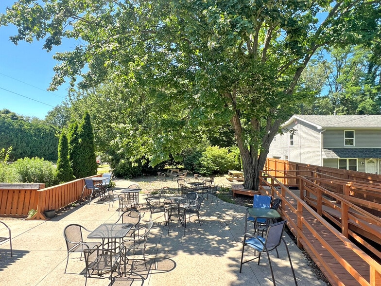 More Photos Of 6990 W Lake Rd, Fairview Restaurant For Sale