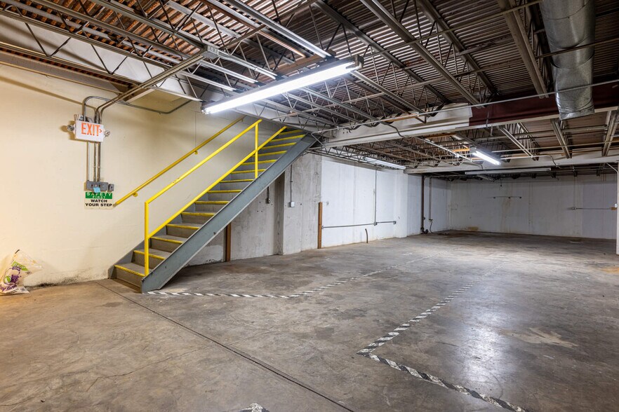 More Photos Of 3040-3050 S Kettering Blvd, Moraine Freestanding For Sale