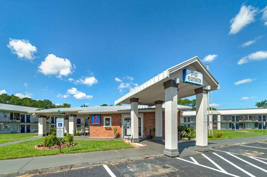 More Photos Of 1103 King Rd, Tifton Hotel For Sale