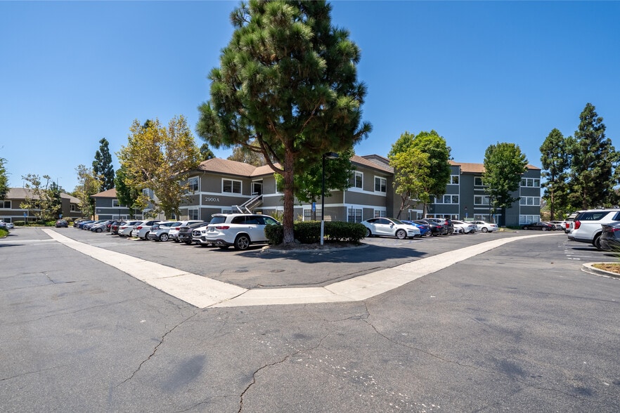 More Photos Of 2900 Bristol St, Costa Mesa Office For Sale