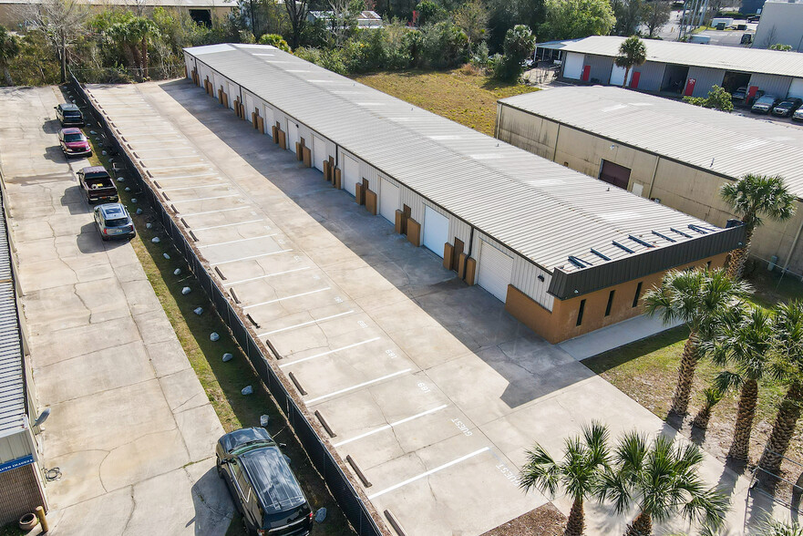 Primary Photo Of 5449 Benchmark Ln, Sanford Warehouse For Lease