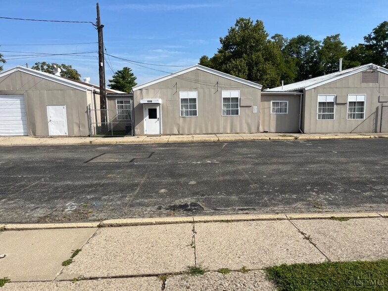 More Photos Of 1316 Chestnut St, Hamilton Industrial For Sale