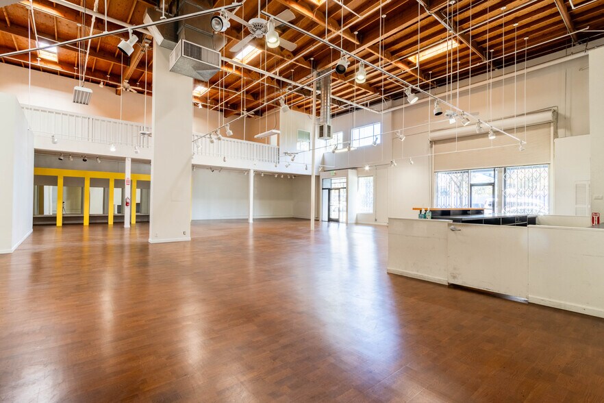 More Photos Of 590 10th St, San Francisco Showroom For Lease