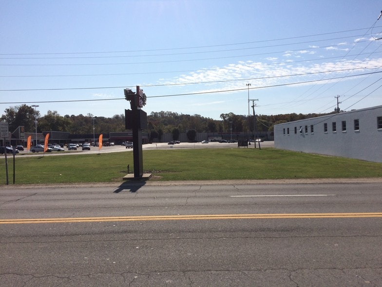 More Photos Of 105 C St, Kenova Warehouse For Lease