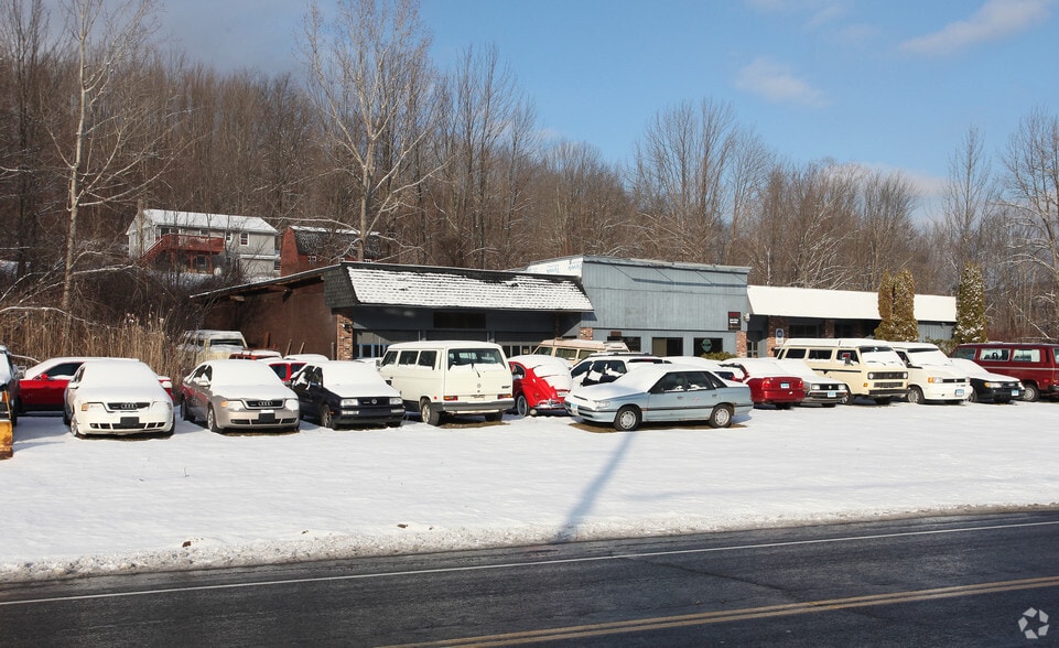 Primary Photo Of 404 New Hartford Rd, Barkhamsted Auto Repair For Sale