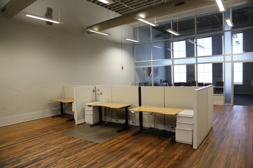 More Photos Of 60 S Front St, Memphis Storefront Retail Office For Lease
